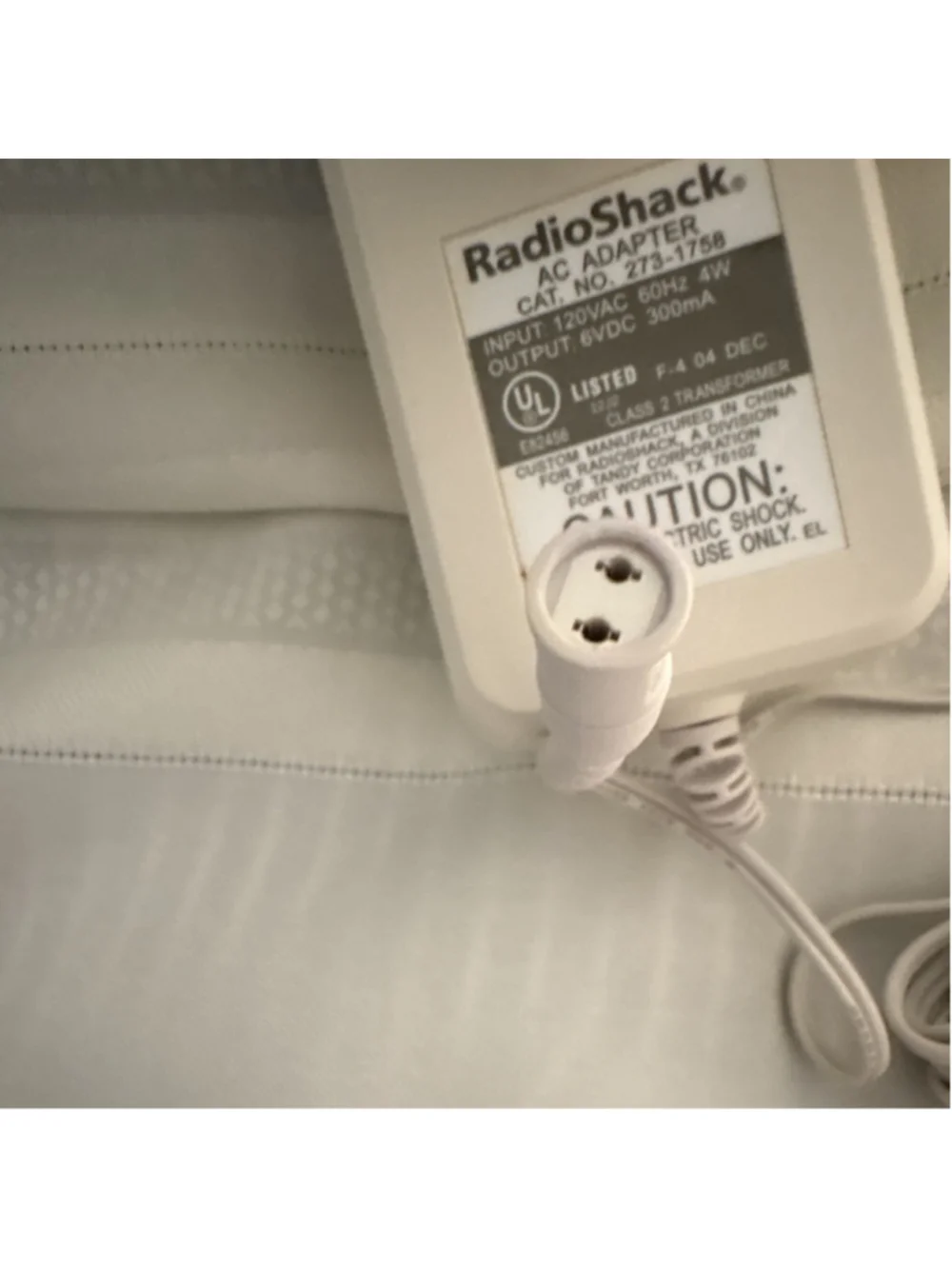 RadioShack AC Adapter Power Supply 6V 300mA White 273-1758 6 Volt Output
